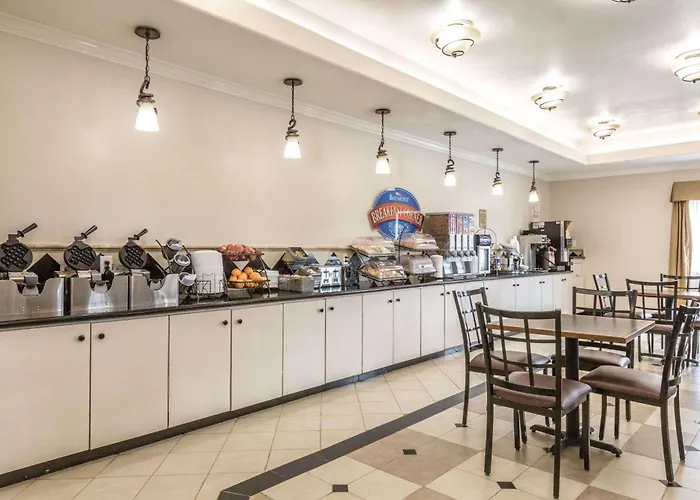 Baymont By Wyndham Galveston